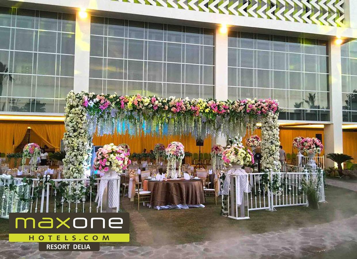 Maxonehotels At Resort Makassar Exterior foto