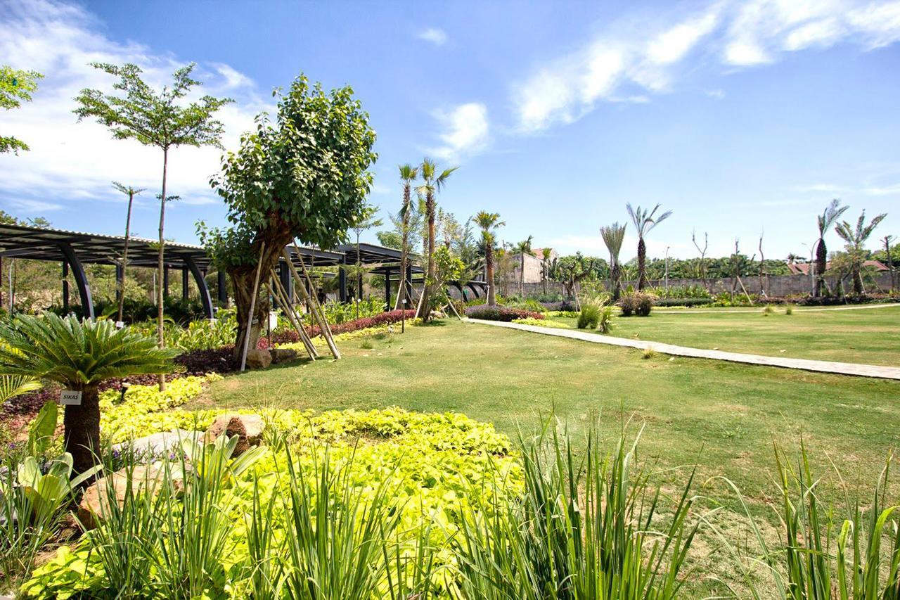 Maxonehotels At Resort Makassar Exterior foto