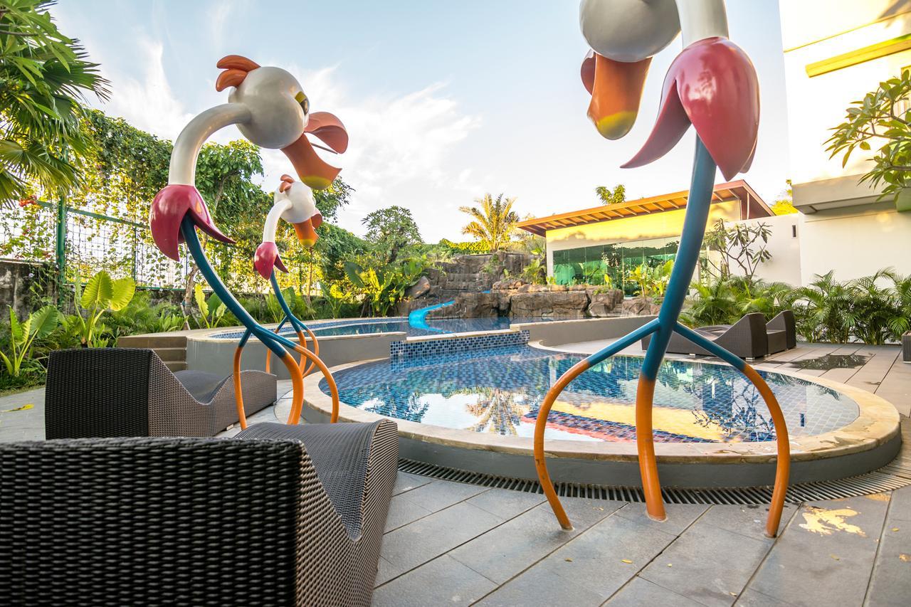 Maxonehotels At Resort Makassar Exterior foto