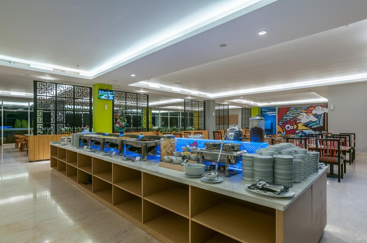 Maxonehotels At Resort Makassar Exterior foto