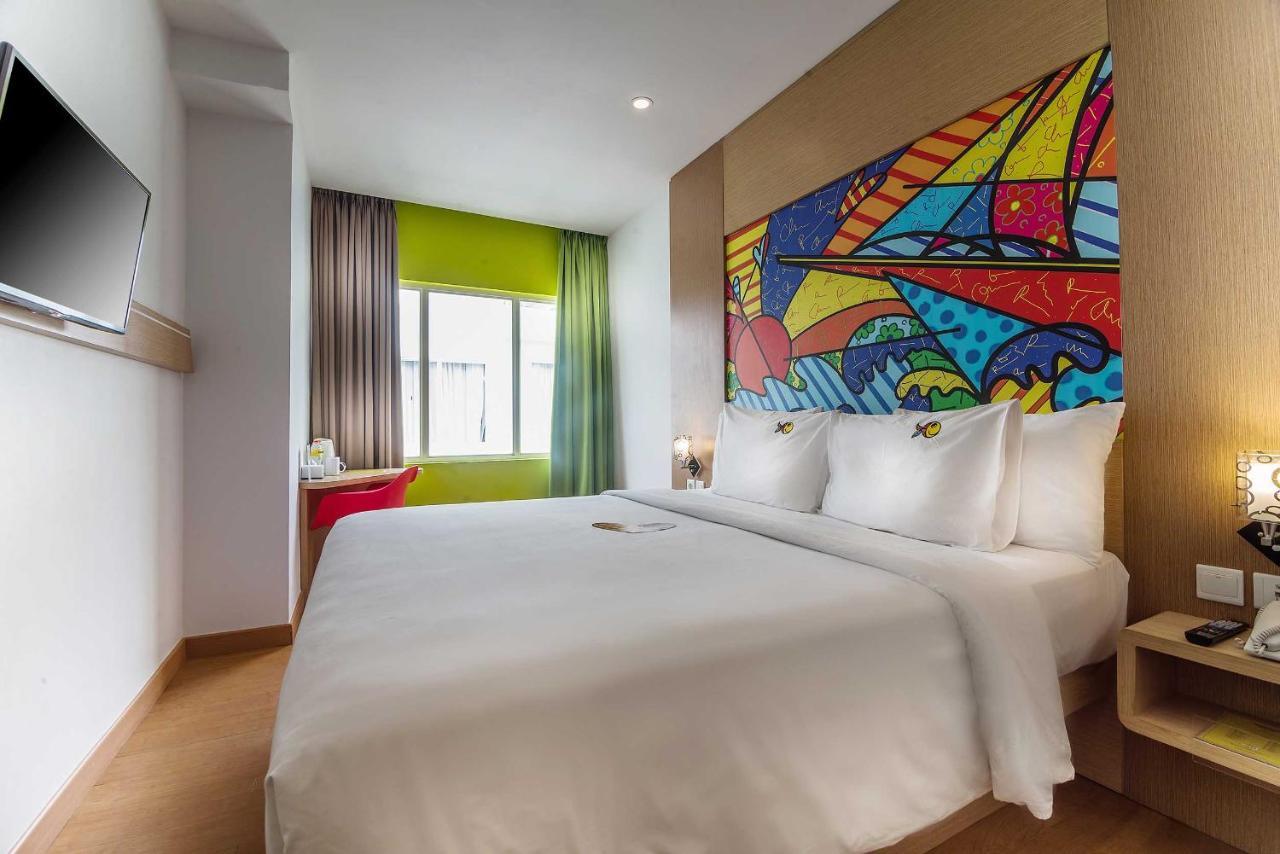 Maxonehotels At Resort Makassar Exterior foto